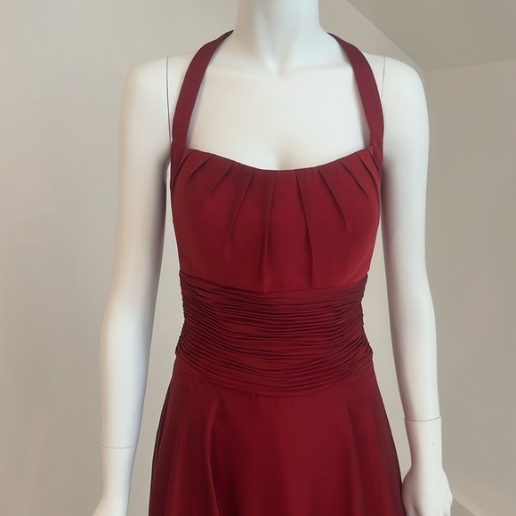 NWT SAMPLE BELLA FORMALS by Venus bridal size 10 Claret red Iridescent chiffon. - Picture 3 of 8